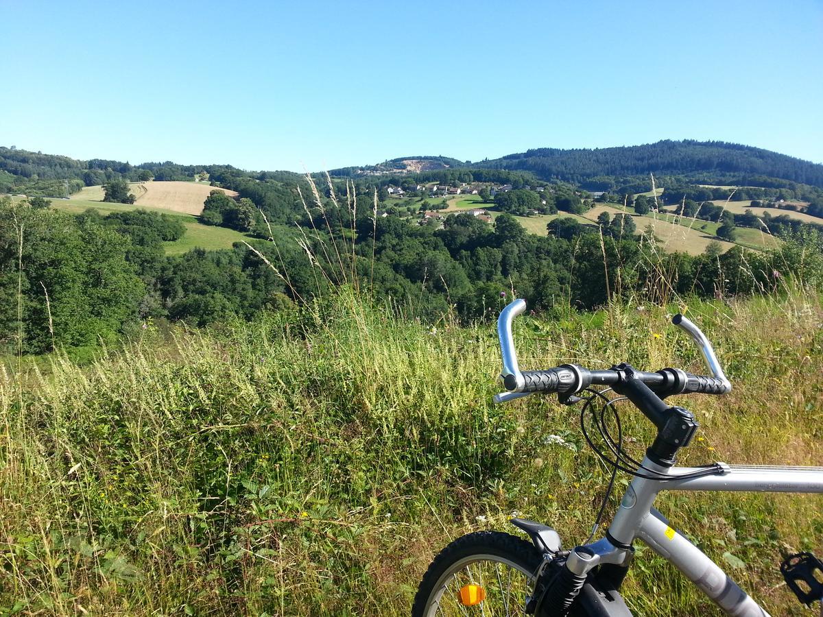 Formidable B&B Saint-Julien-le-Petit Luaran gambar