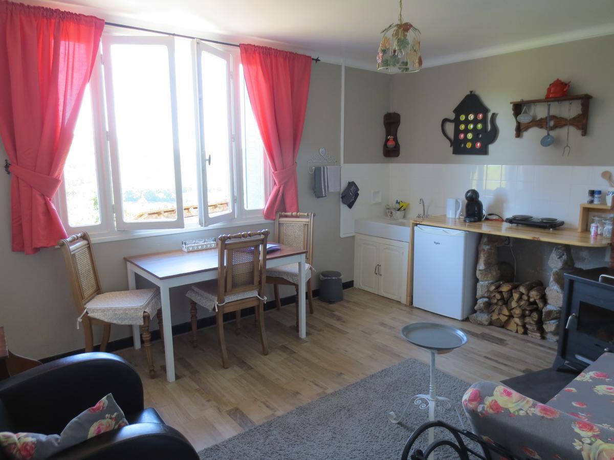 Formidable B&B Saint-Julien-le-Petit Luaran gambar