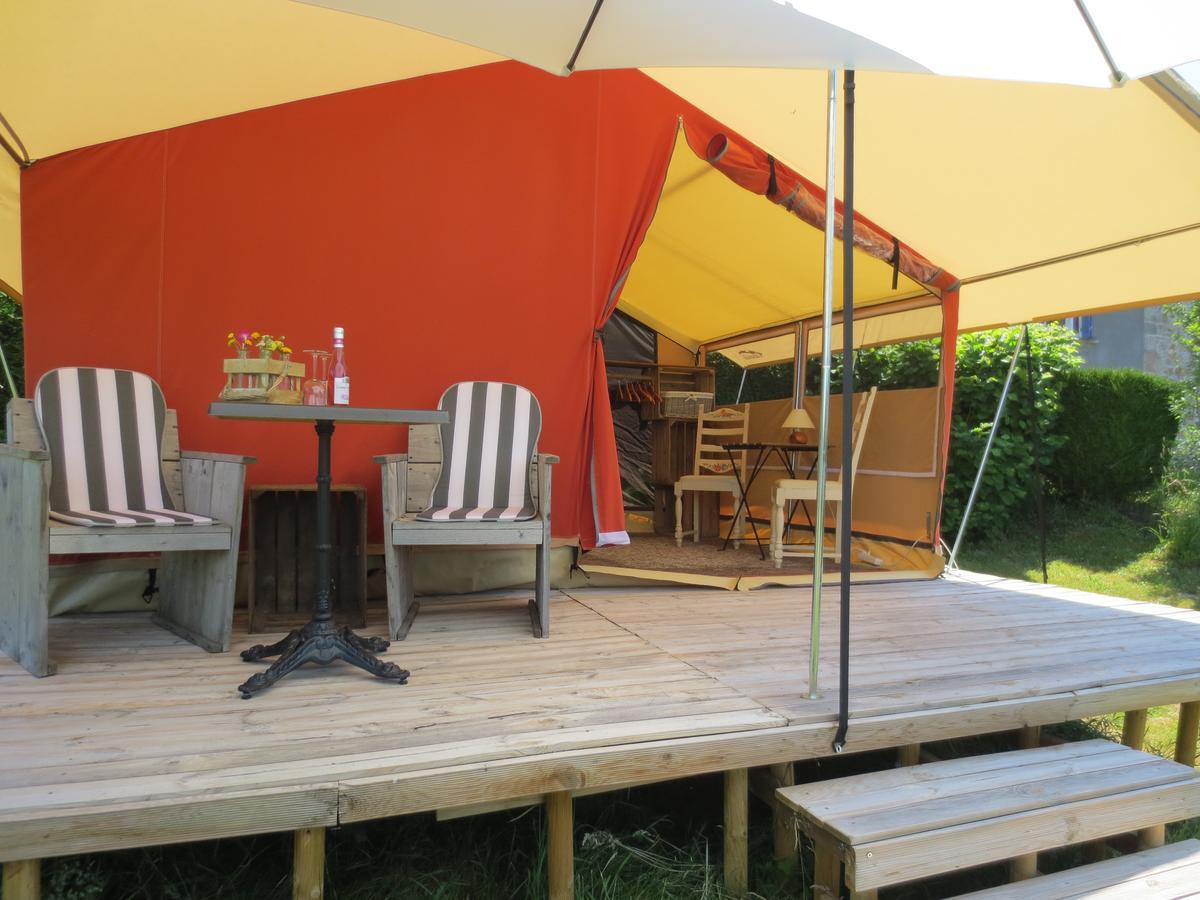 Formidable B&B Saint-Julien-le-Petit Luaran gambar